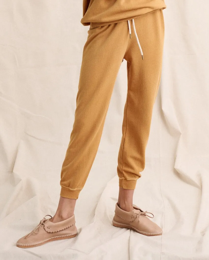 The Great - The Cropped Sweatpant in Mustard